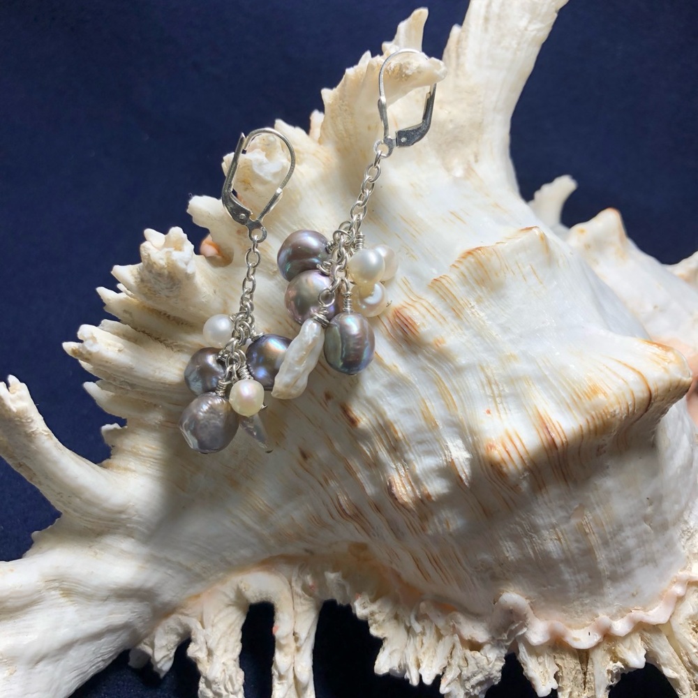 Handcrafted Sterling silver grey & white freshwater pearl earrings - Picture 2 of 6